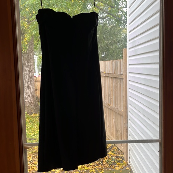 Express strapless black pencil dress. Knee length size 2 - Picture 3 of 4